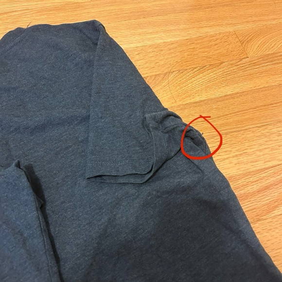 OLD NAVY V-Neck T-Shirt in Navy Blue - Picture 6 of 6